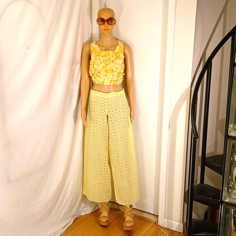 Beautiful NWOT Bonpoint Yellow Silk Floral Crop Top